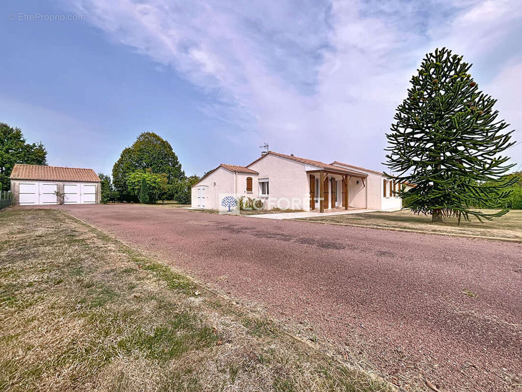 Maison à BEAULIEU-SOUS-PARTHENAY