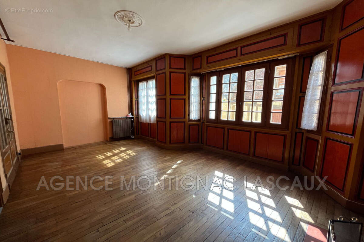 Maison à MONTIGNAC