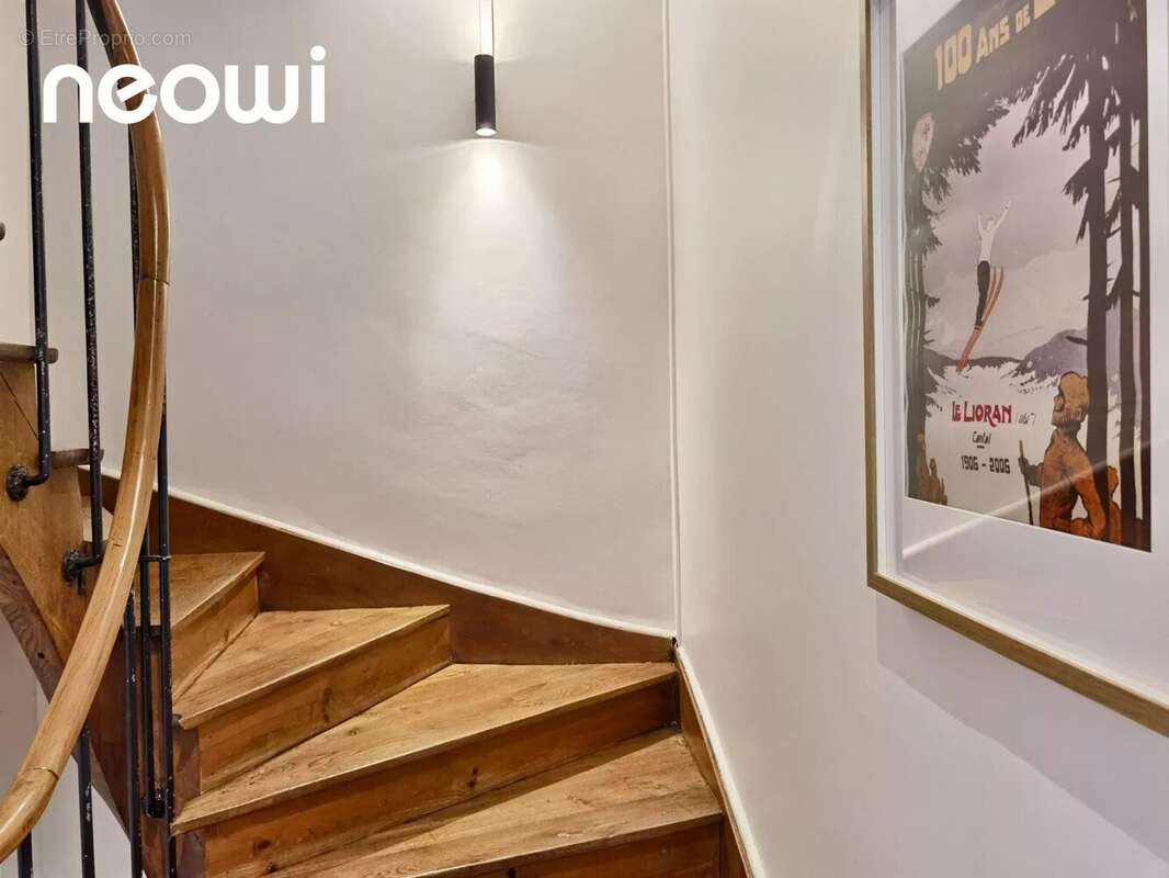 Appartement à VIC-SUR-CERE