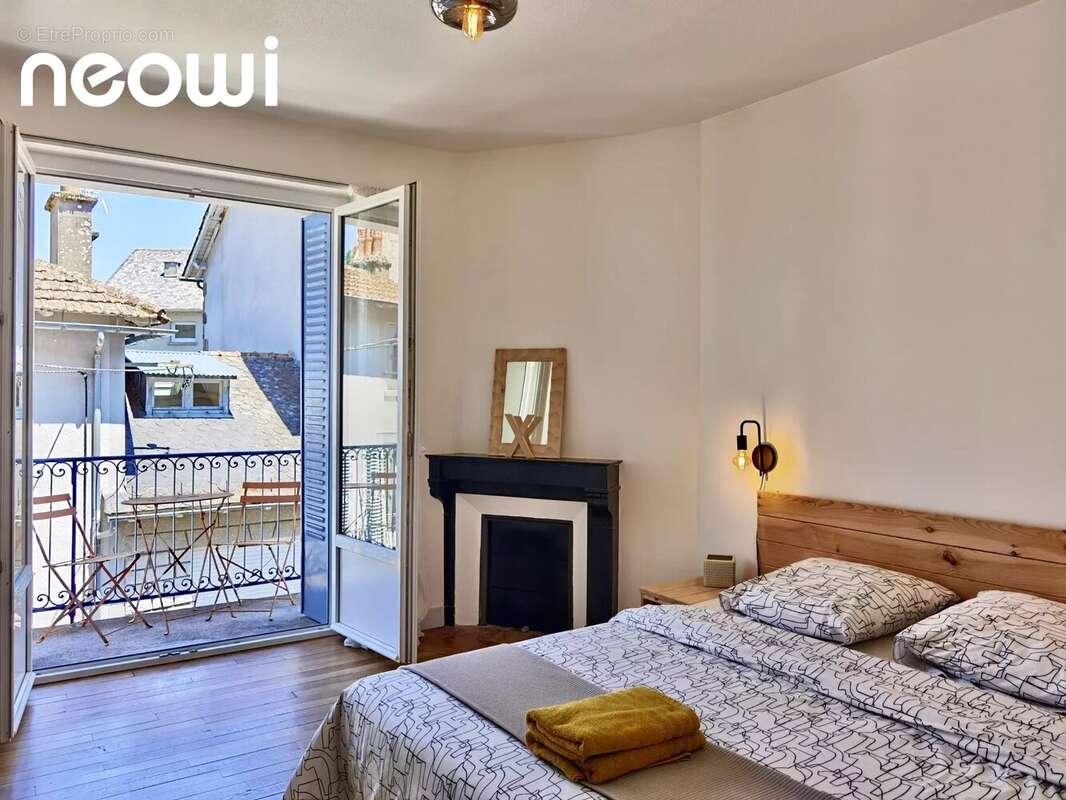 Appartement à VIC-SUR-CERE