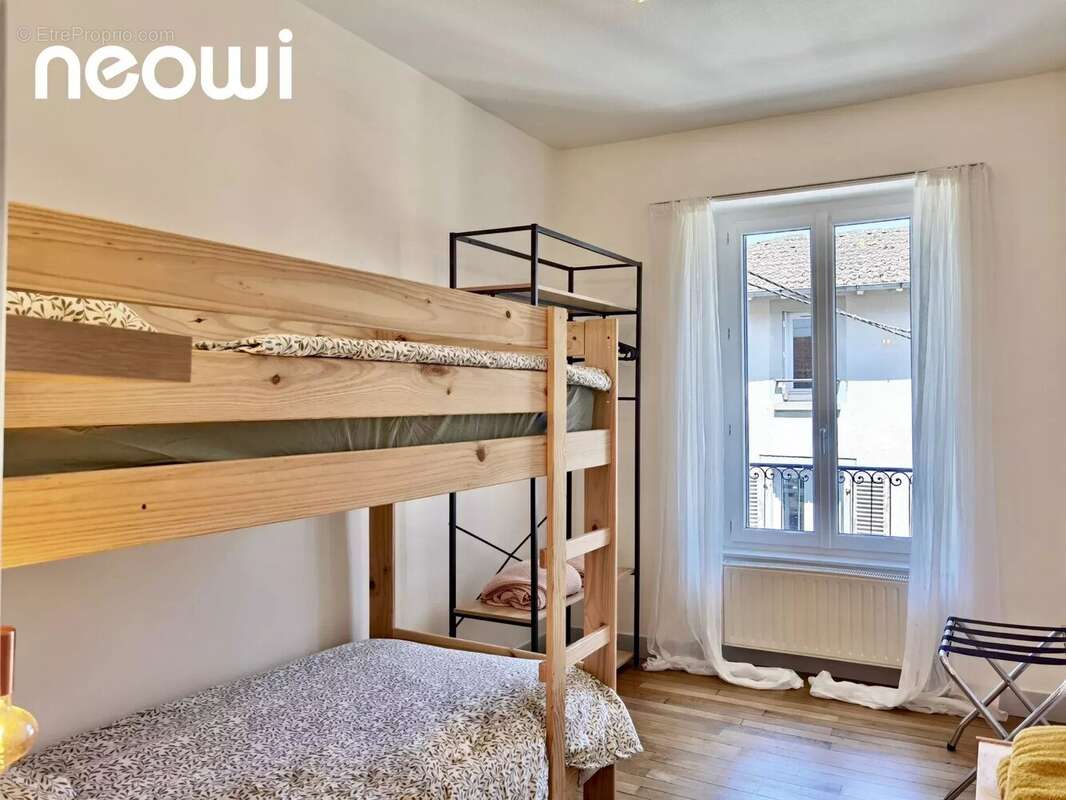 Appartement à VIC-SUR-CERE