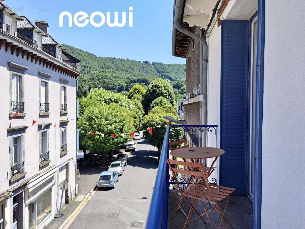 Appartement à VIC-SUR-CERE