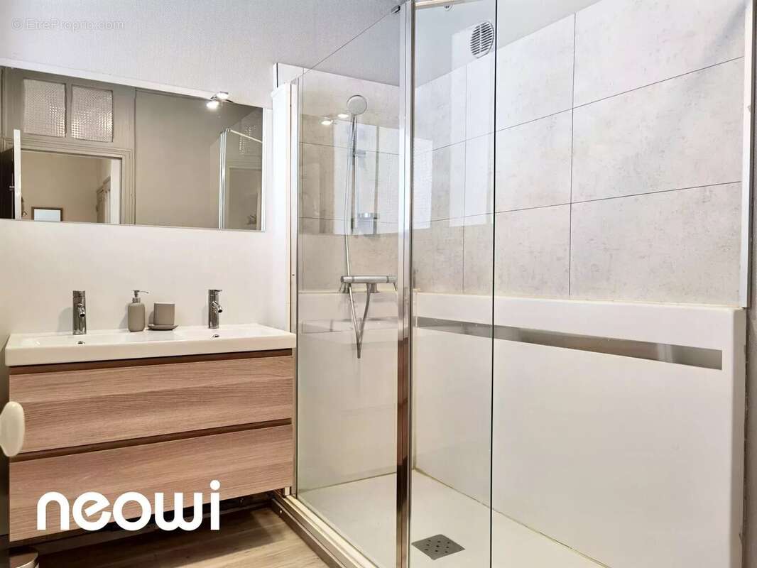 Appartement à VIC-SUR-CERE