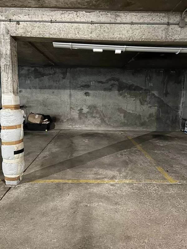 Parking à RUEIL-MALMAISON