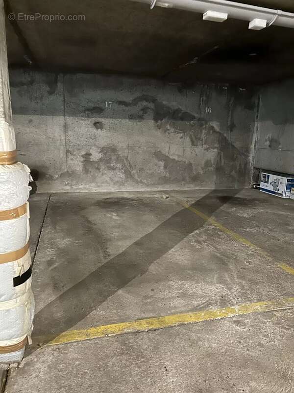 Parking à RUEIL-MALMAISON