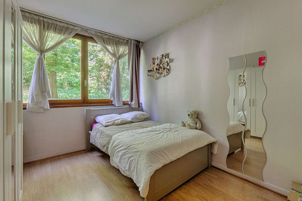 Appartement à FONTENAY-LE-FLEURY