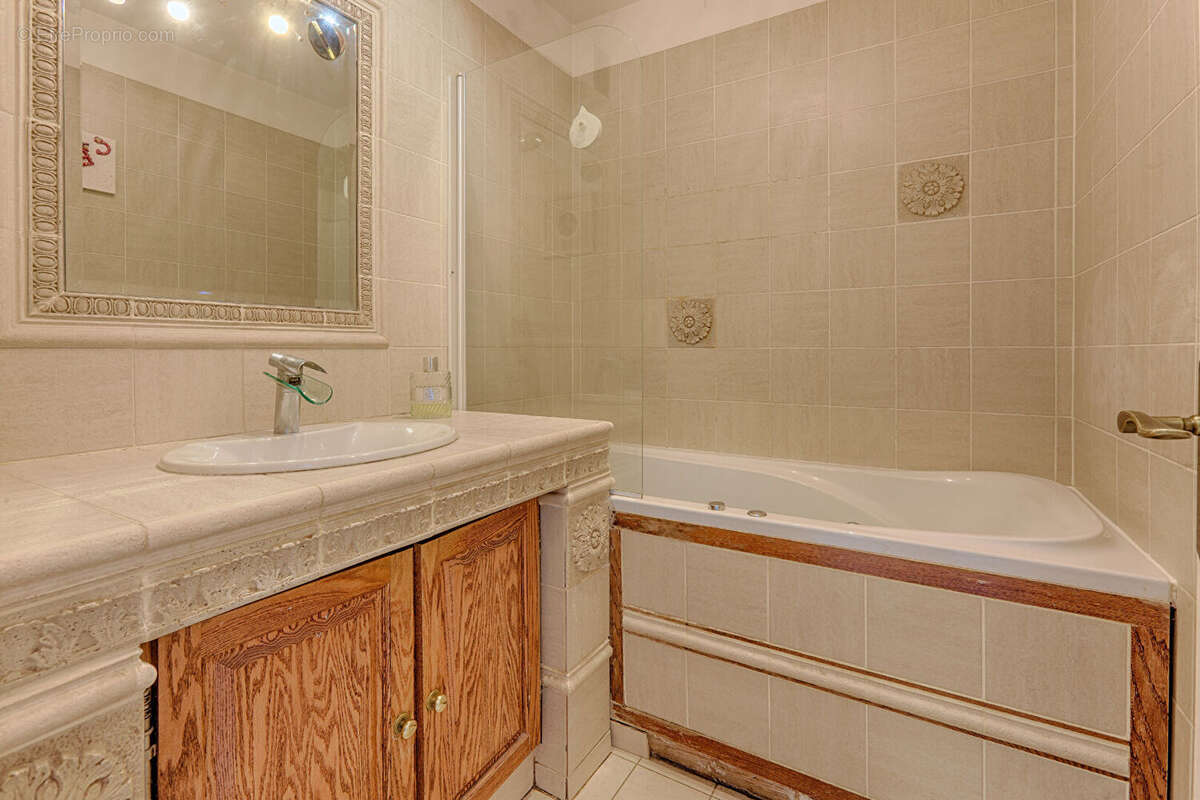 Appartement à FONTENAY-LE-FLEURY