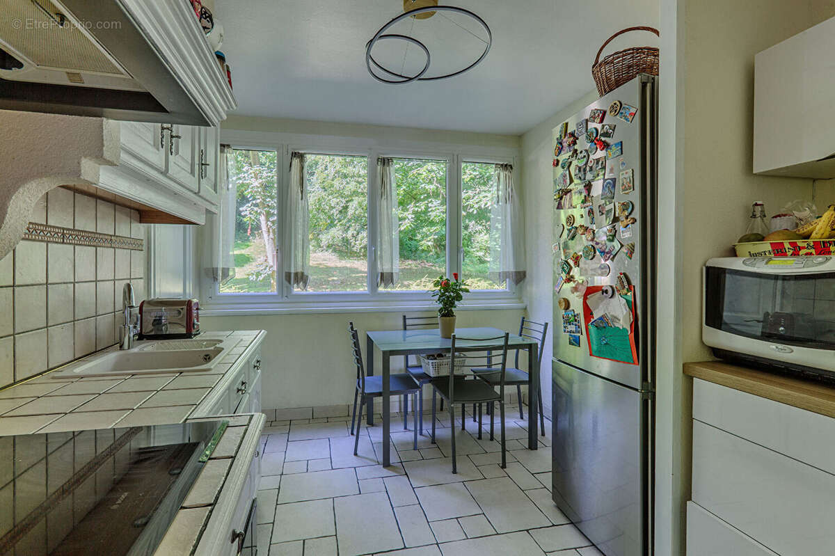 Appartement à FONTENAY-LE-FLEURY