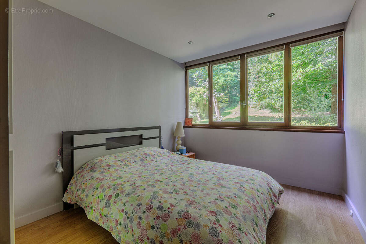 Appartement à FONTENAY-LE-FLEURY