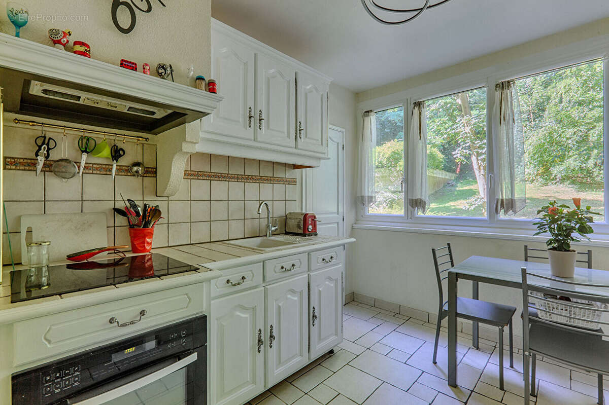 Appartement à FONTENAY-LE-FLEURY