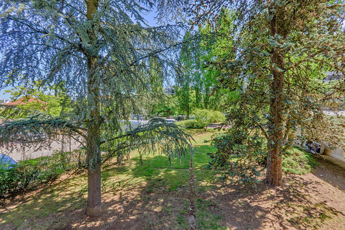 Appartement à FONTENAY-LE-FLEURY