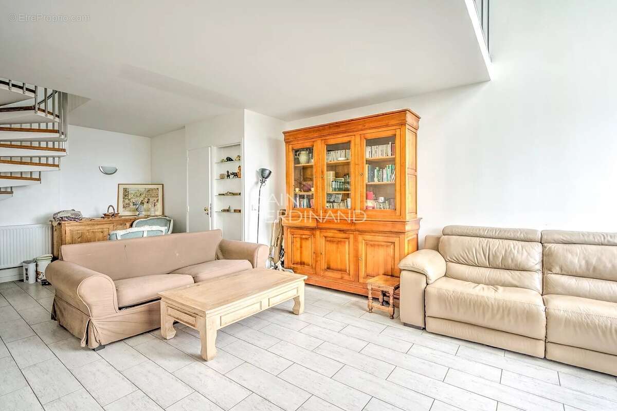 Appartement à PARIS-15E