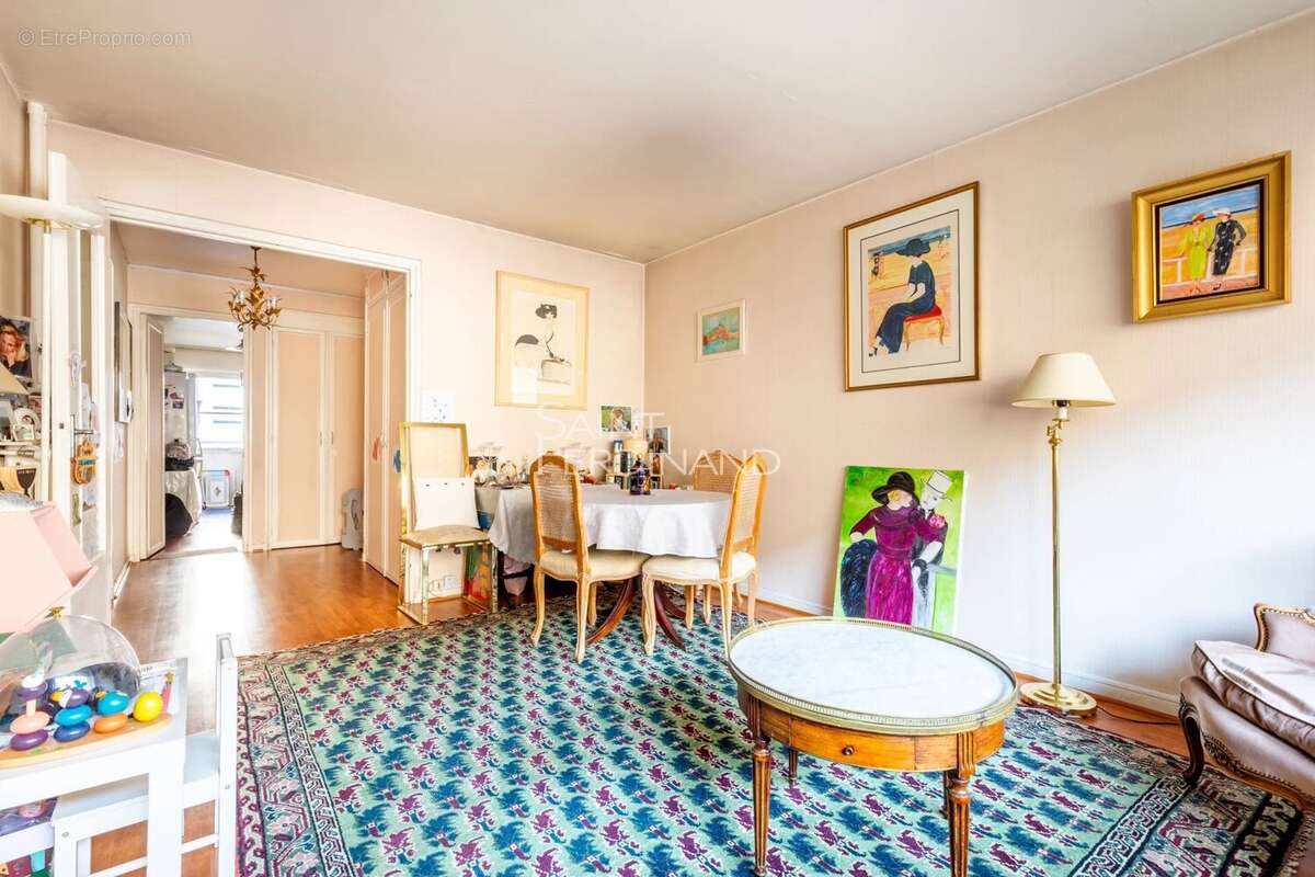 Appartement à PARIS-15E