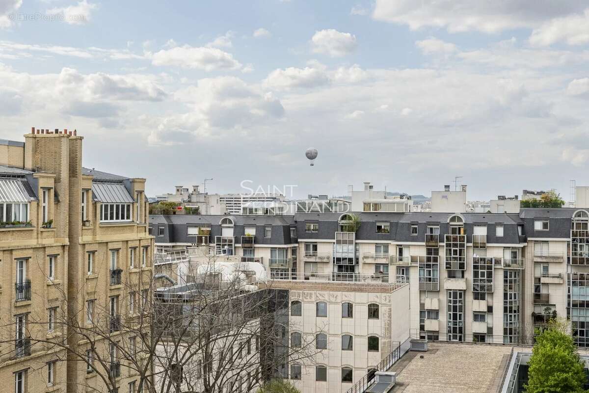 Appartement à PARIS-15E