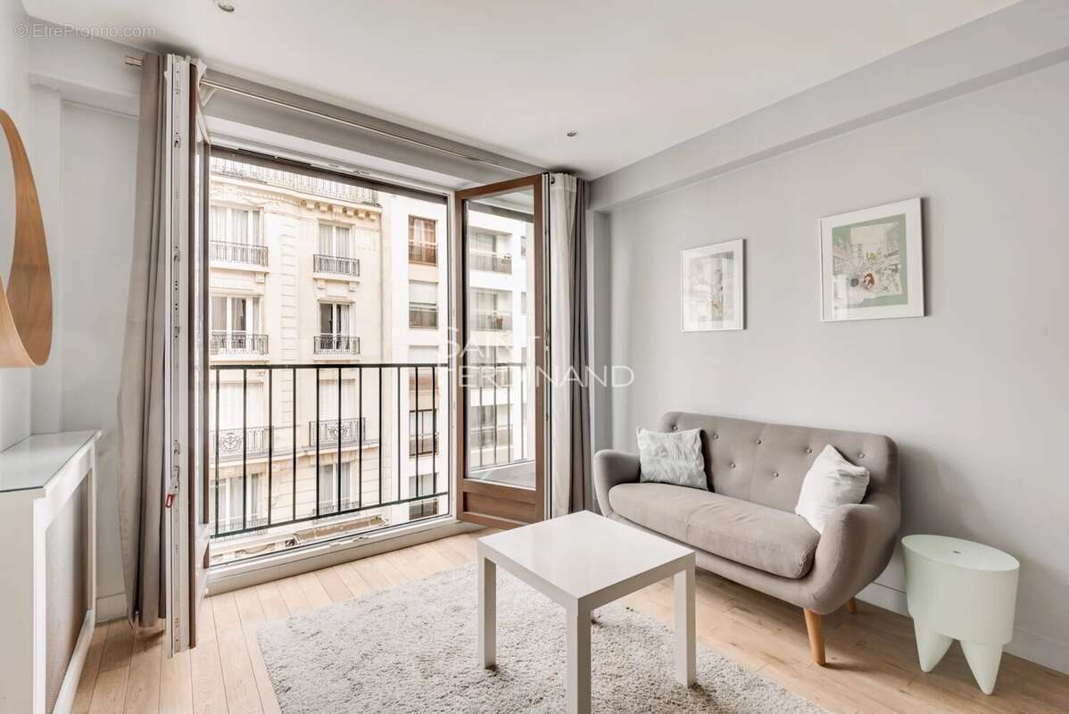 Appartement à PARIS-15E