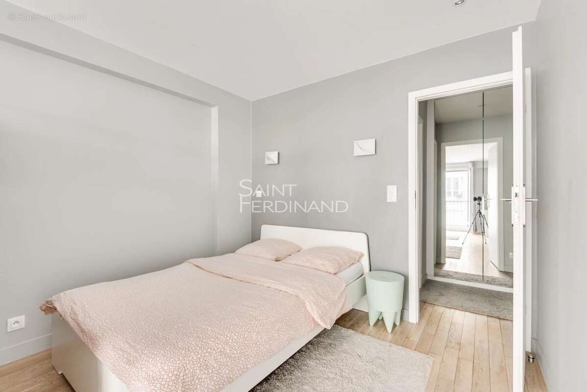 Appartement à PARIS-15E