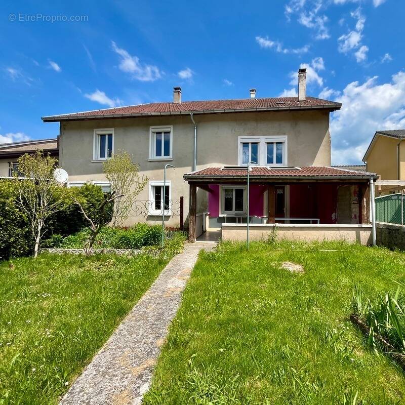 Maison à VIEU-D'IZENAVE