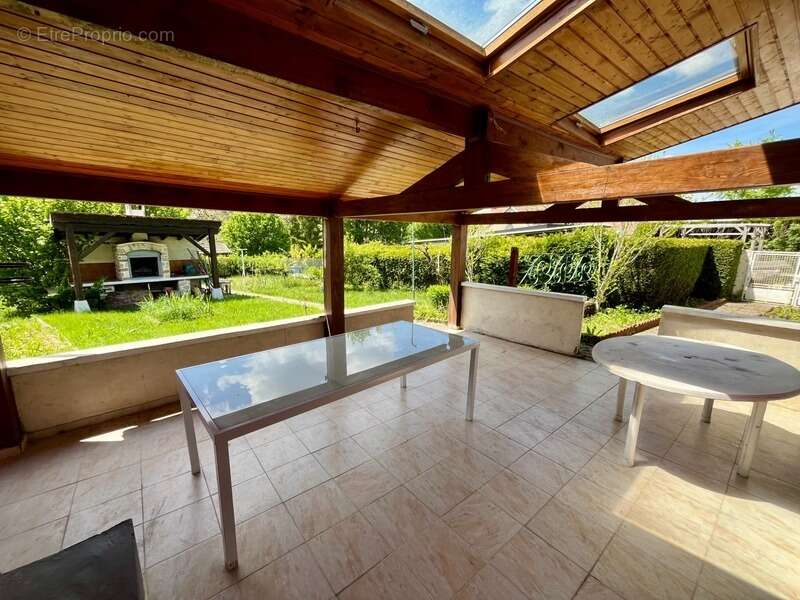 Maison à VIEU-D'IZENAVE