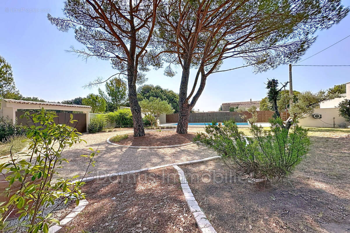 Maison à CHATEAUNEUF-DE-GADAGNE