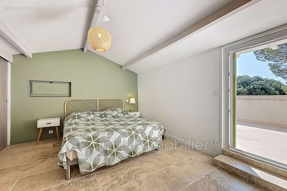 Maison à CHATEAUNEUF-DE-GADAGNE