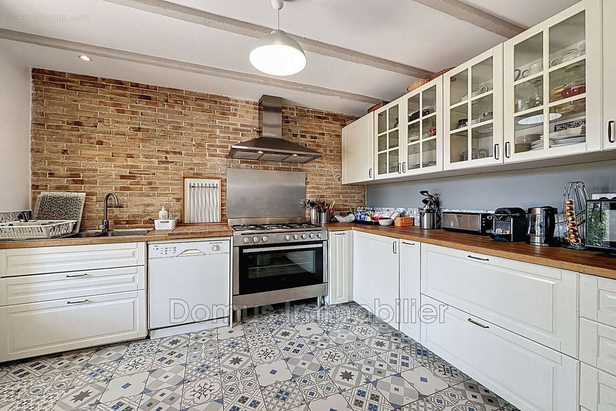 Maison à CHATEAUNEUF-DE-GADAGNE