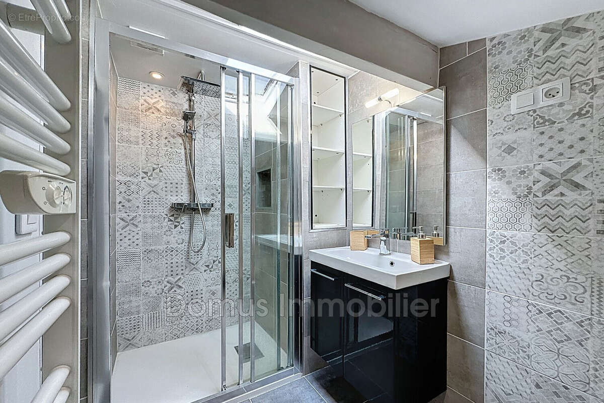 Maison à CHATEAUNEUF-DE-GADAGNE