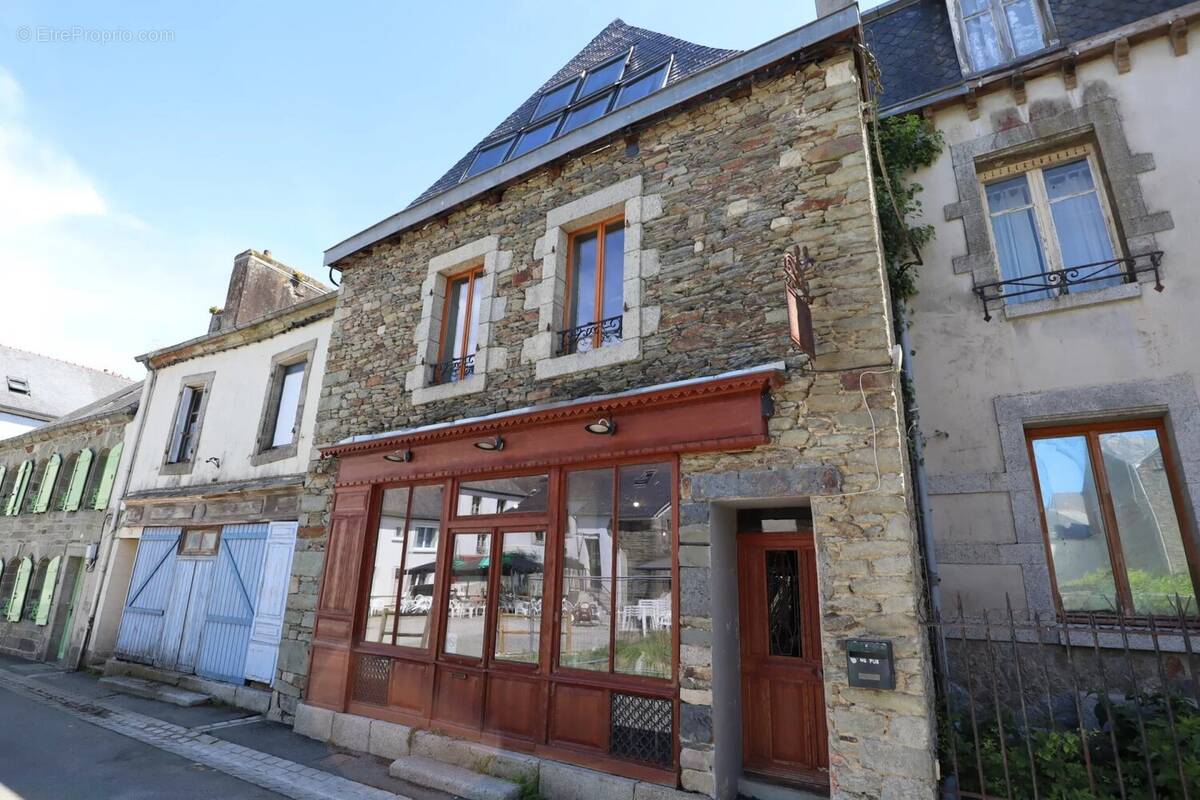 Maison à CARHAIX-PLOUGUER