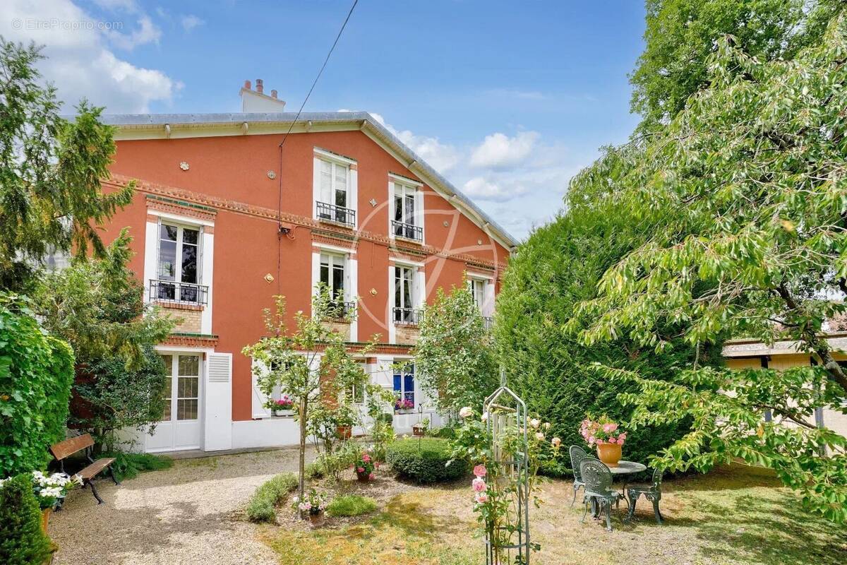 Maison à LE VESINET