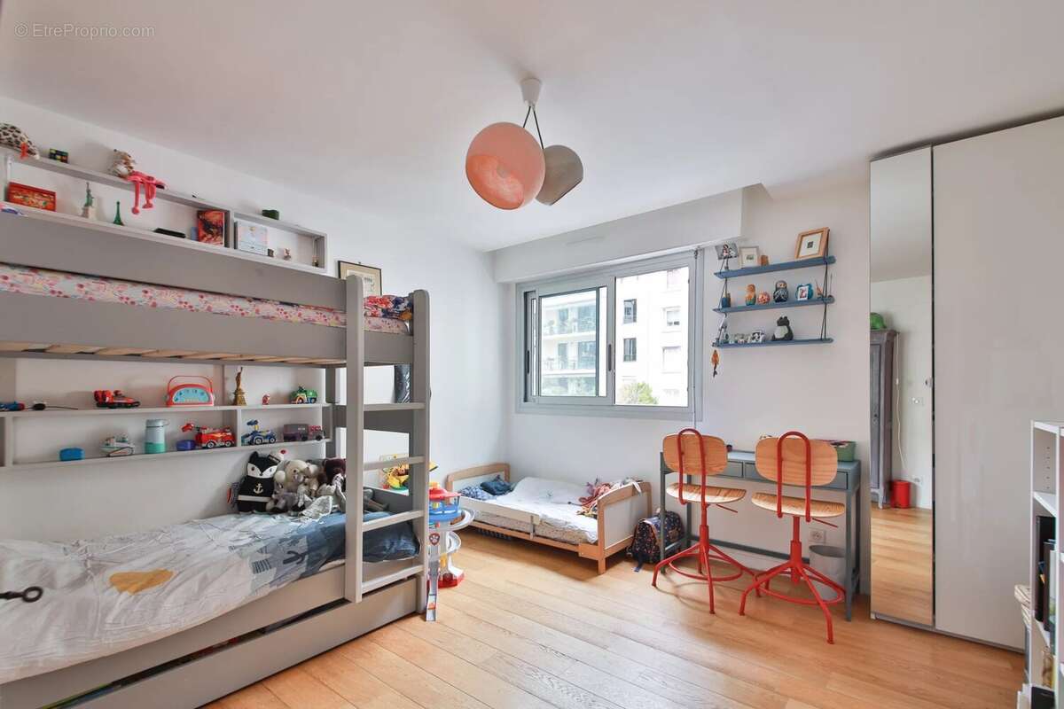 Appartement à PARIS-17E