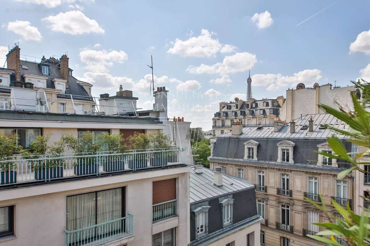 Appartement à PARIS-16E