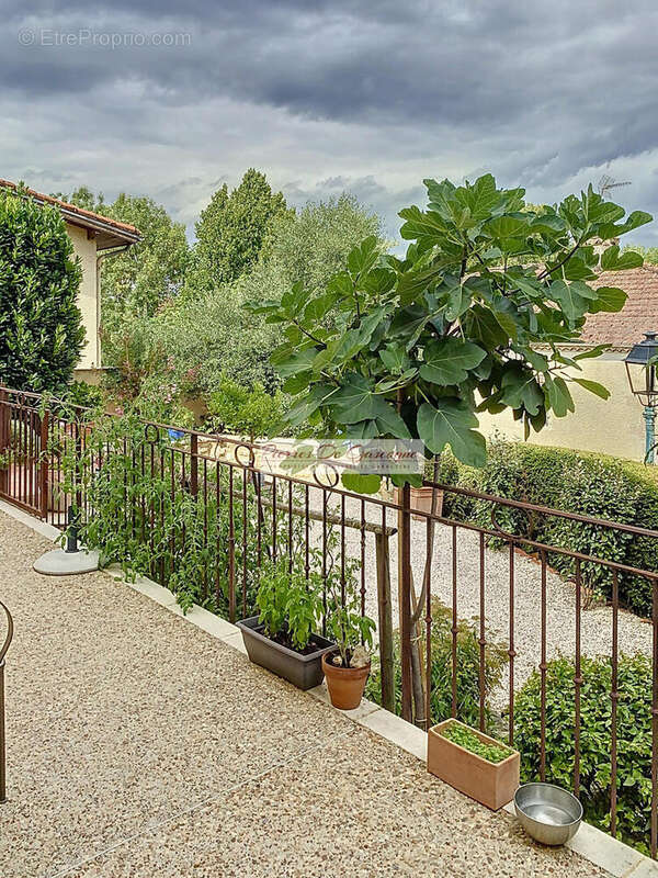 Maison à VIC-FEZENSAC