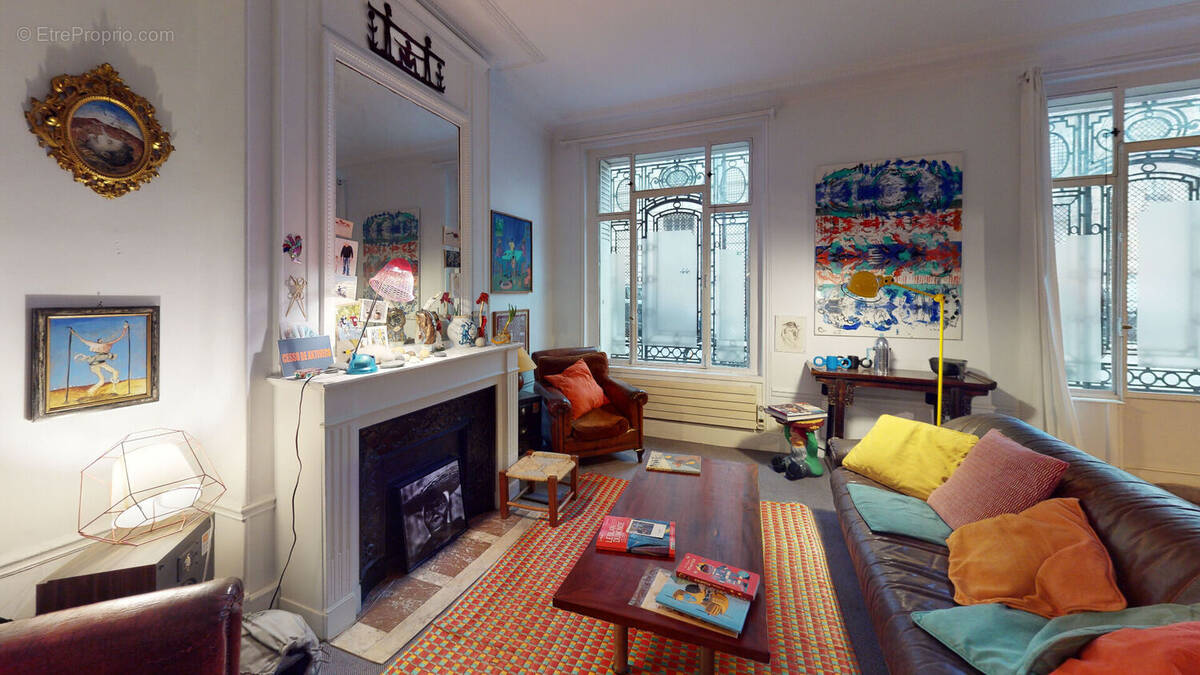 Appartement à PARIS-8E