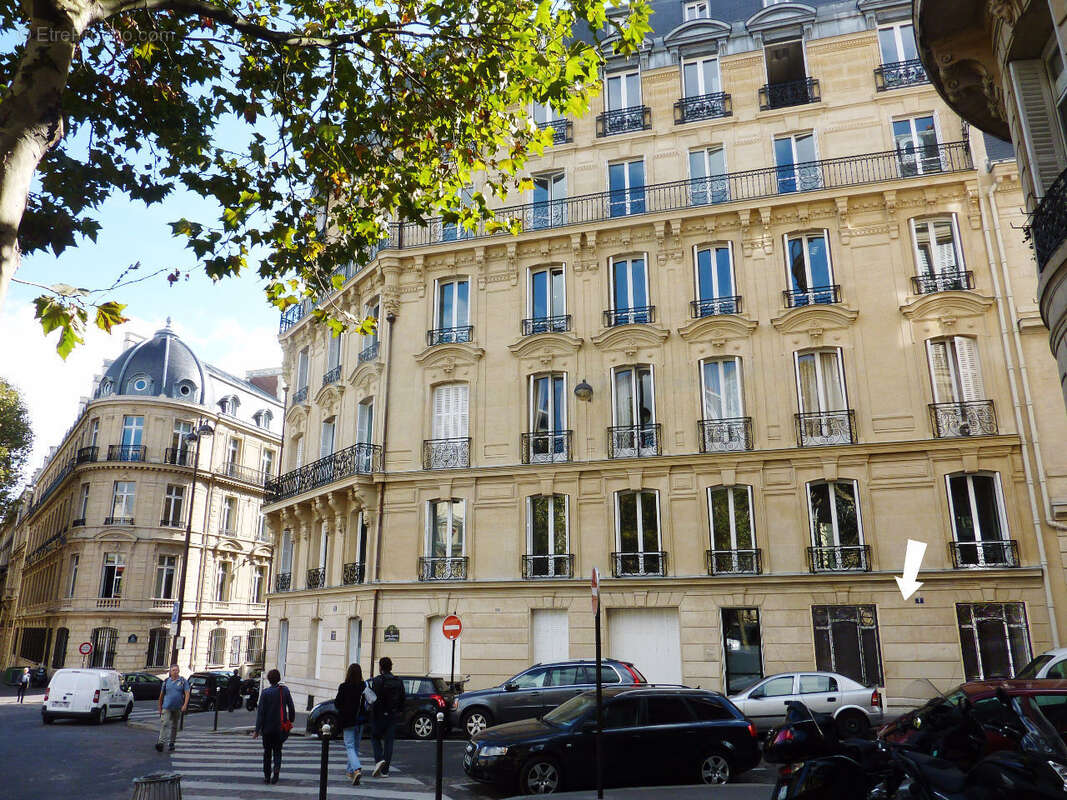 Appartement à PARIS-8E