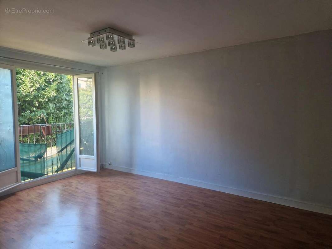 Appartement à THIAIS