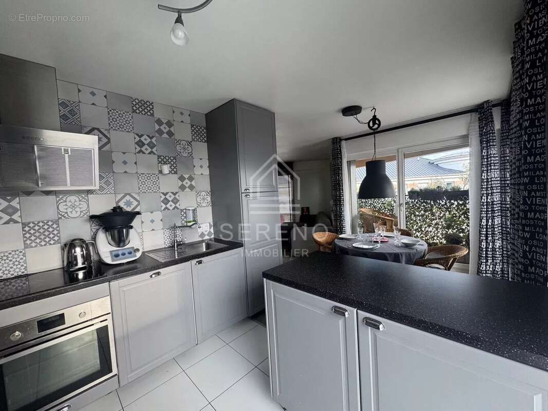 Appartement à PARIS-20E