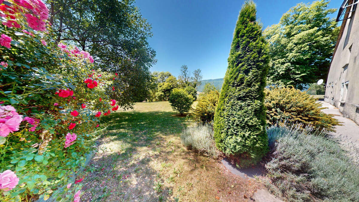 Maison à SAINT-MARTIN-DU-FRENE