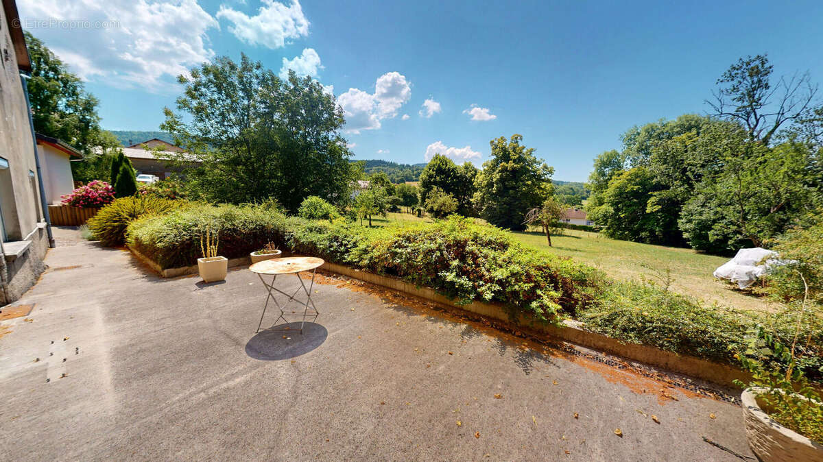 Maison à SAINT-MARTIN-DU-FRENE