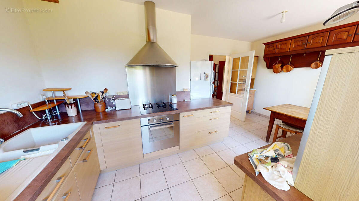 Maison à SAINT-MARTIN-DU-FRENE