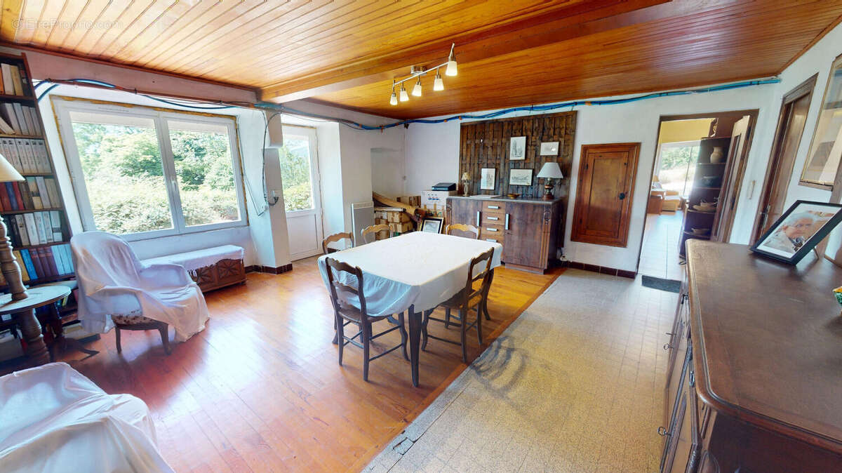 Maison à SAINT-MARTIN-DU-FRENE