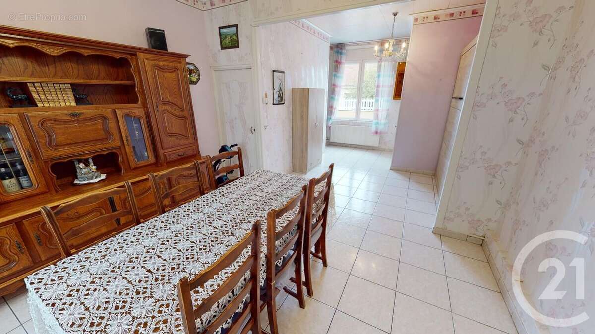 Maison à SAINT-QUENTIN