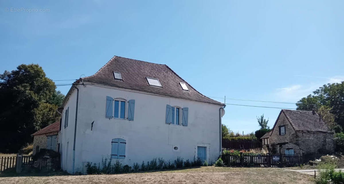 House - Maison à JUMILHAC-LE-GRAND