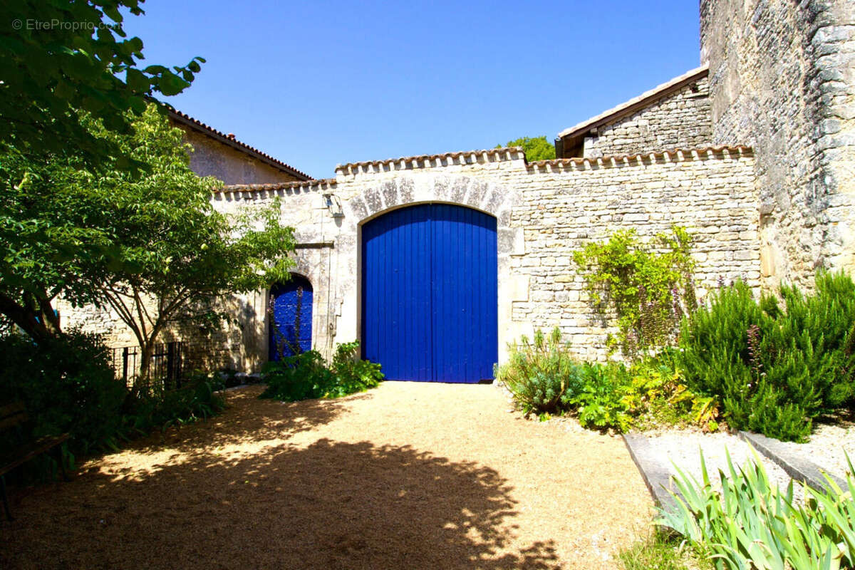 OVERVIEW - Maison à MOUTON