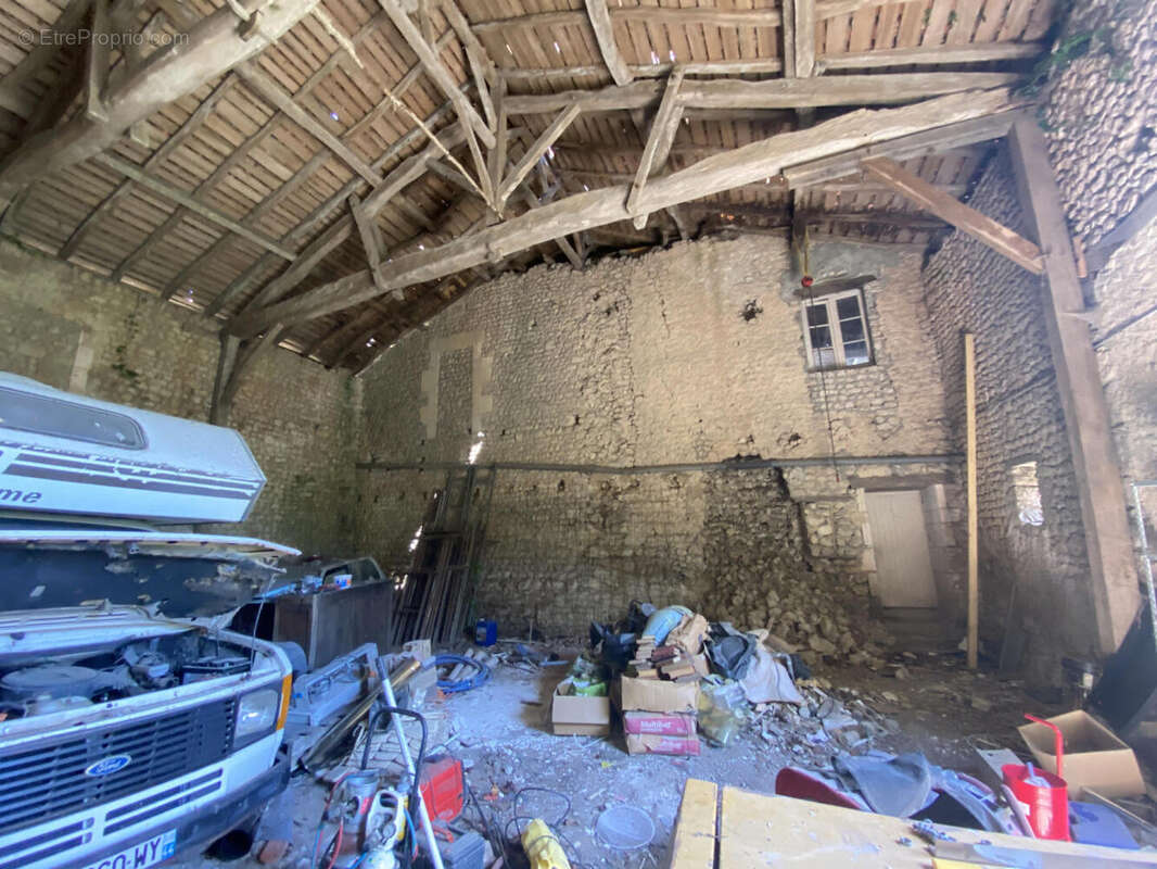 dép - Maison à SALLES-LAVALETTE