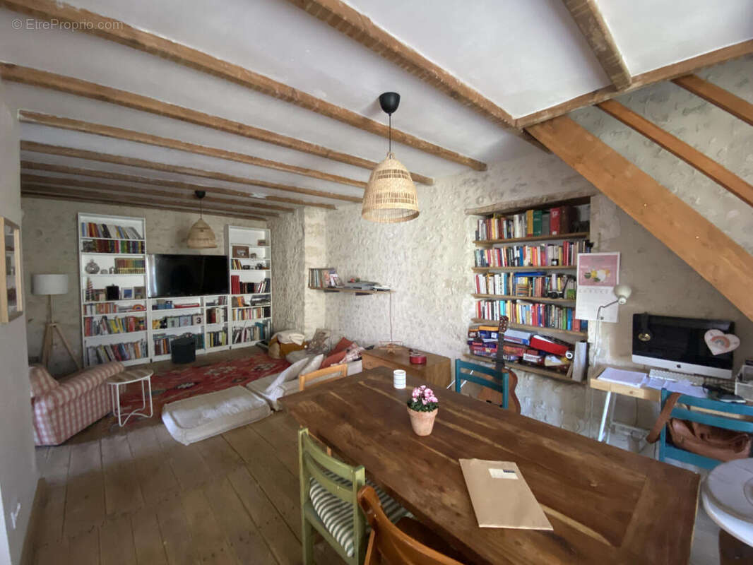 sam - Maison à SALLES-LAVALETTE