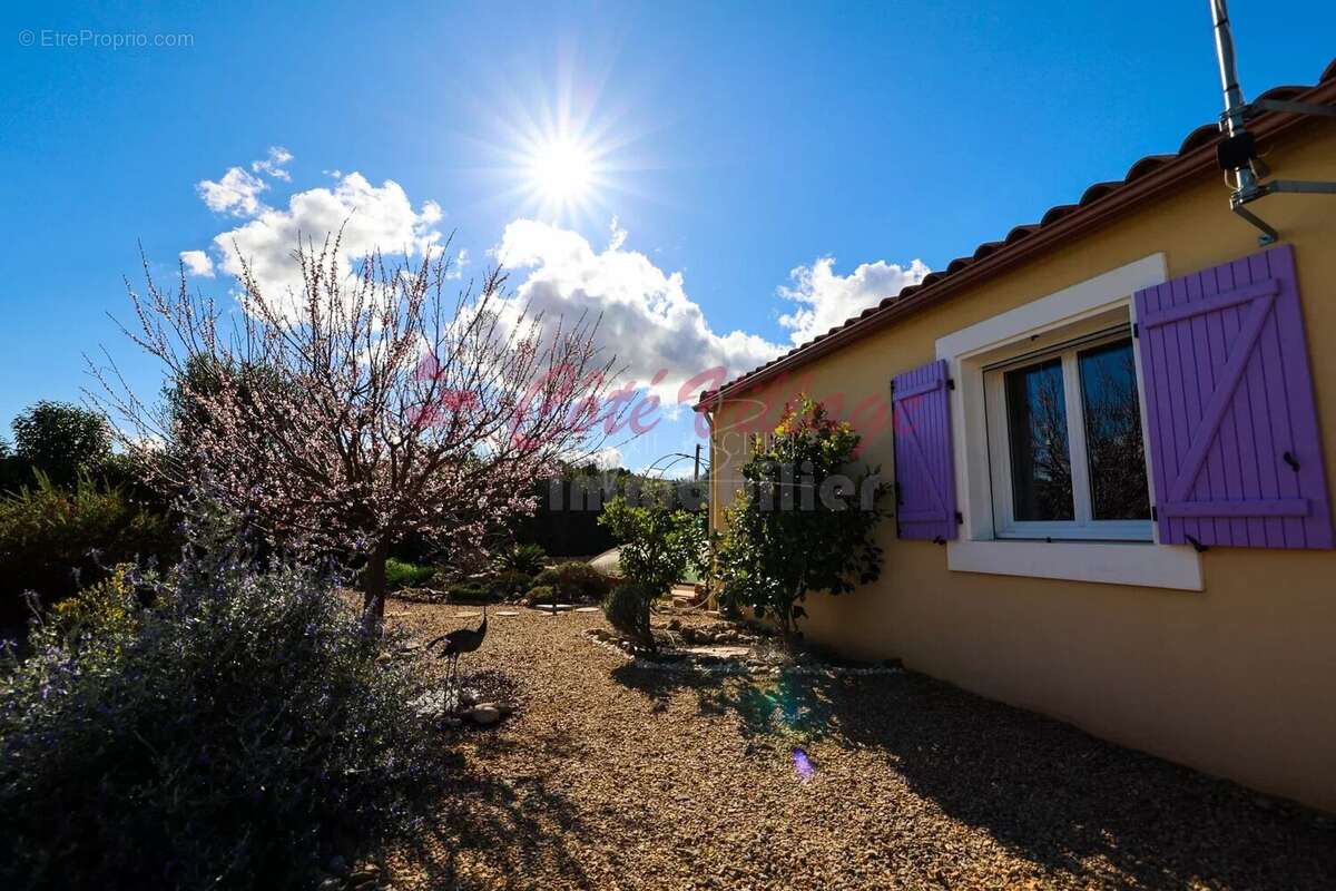 Maison à SAINTE-VALIERE