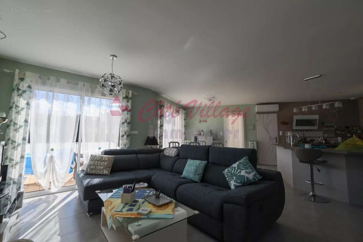 Maison à SAINTE-VALIERE