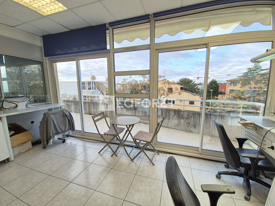 Commerce à MOUANS-SARTOUX