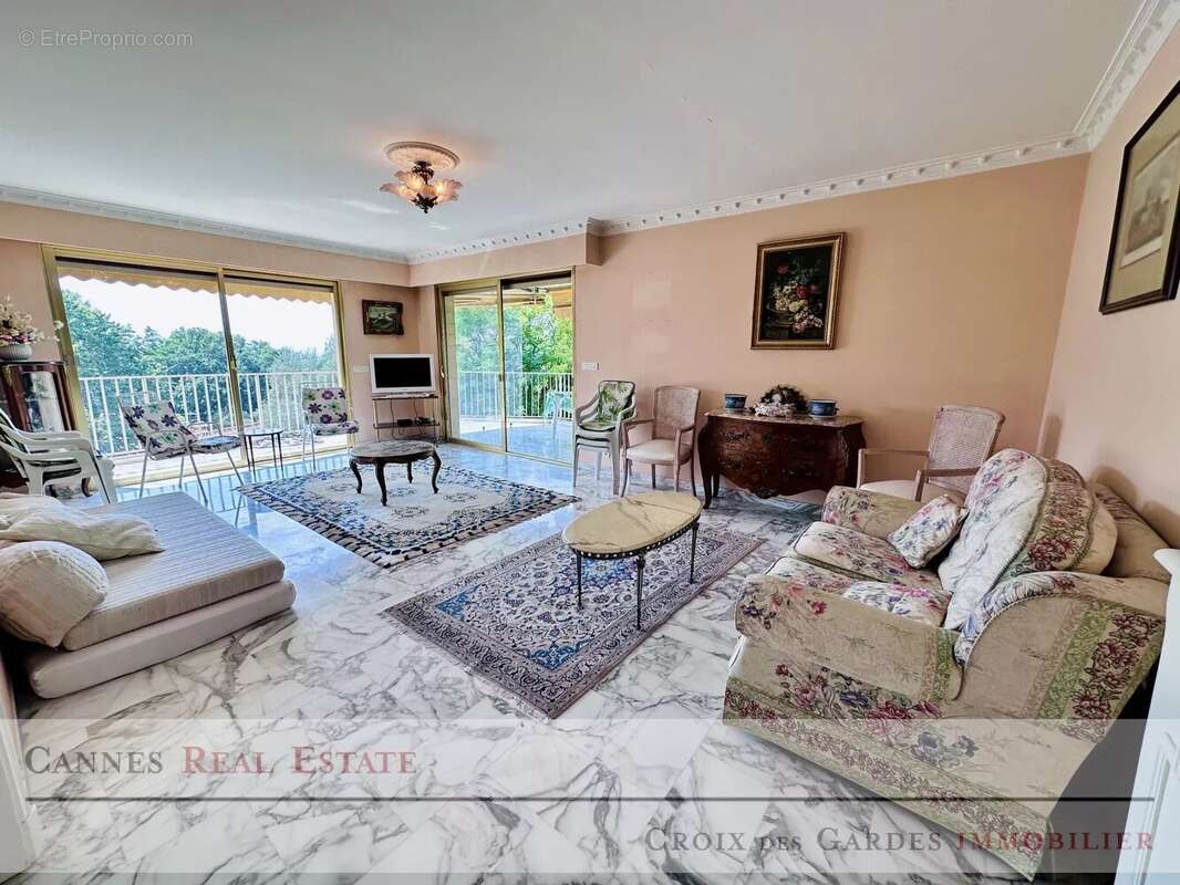 Appartement à LE CANNET