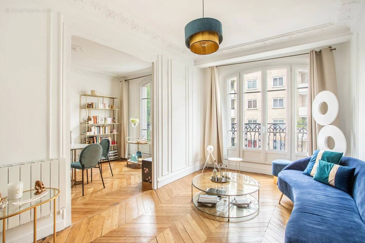Appartement à PARIS-15E