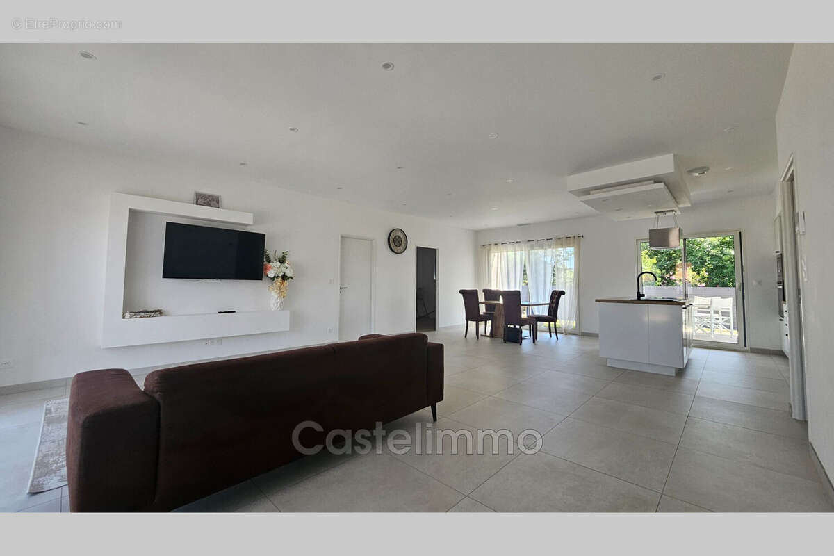 Maison à CASTELSARRASIN